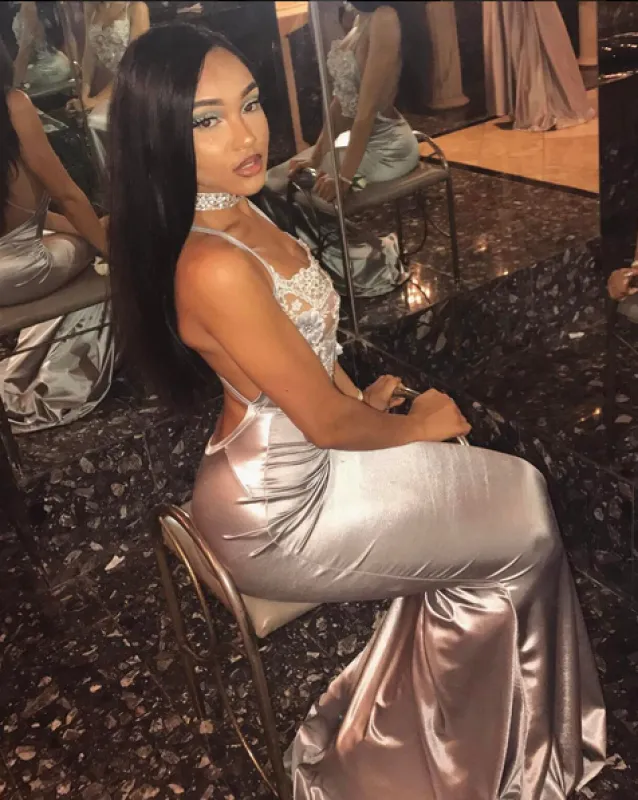 Bridelily Sexy Sleeveless Mermaid Lace Halter Backless Evening Dress