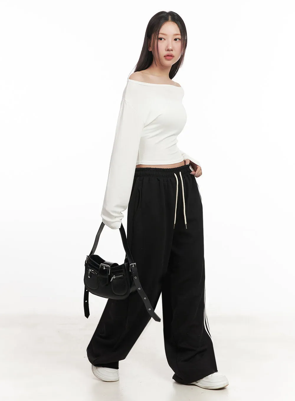 Essential Off-Shoulder Long-Sleeve Crop Top IM524