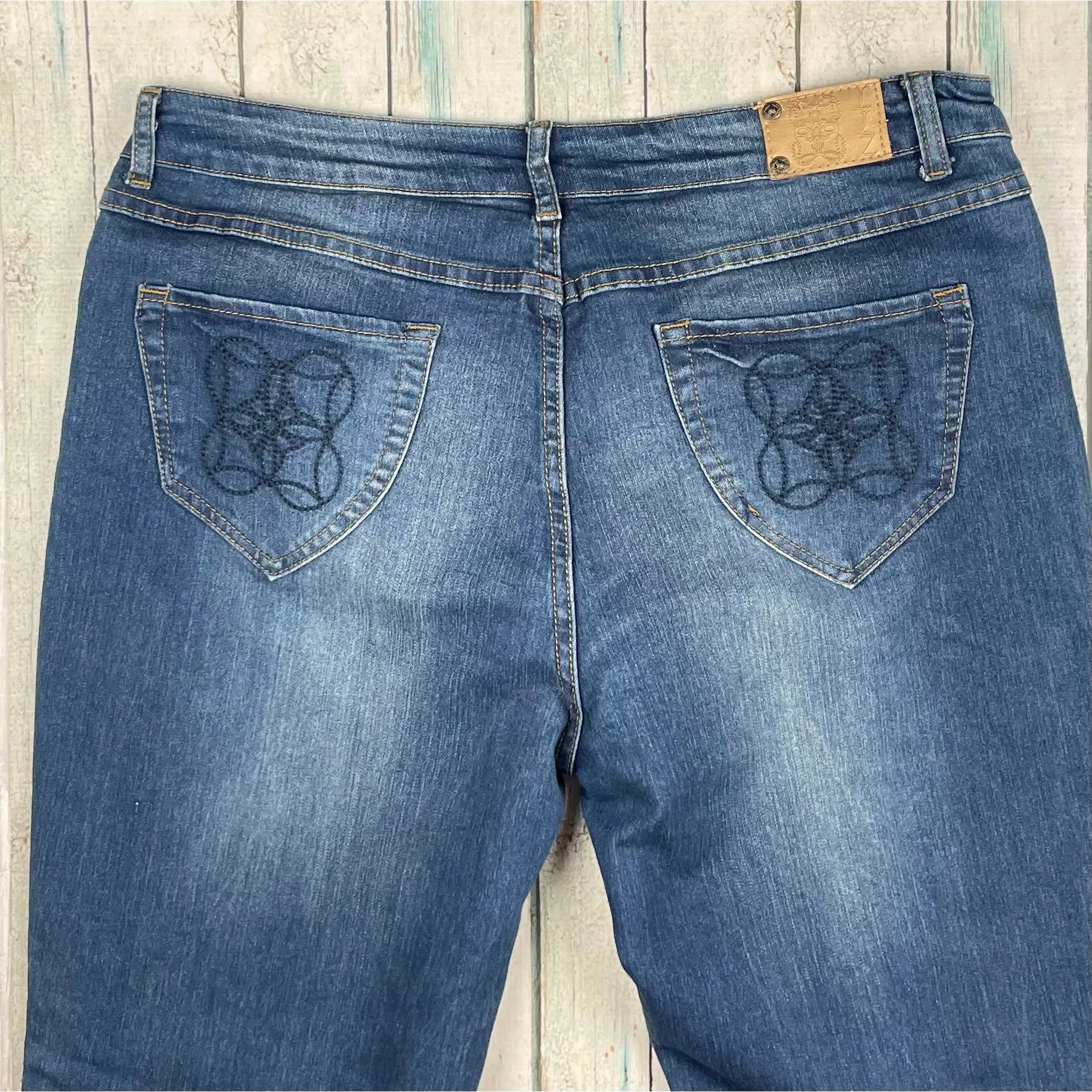 Liz Jordan Distressed Straight stretch Jeans -Size 16