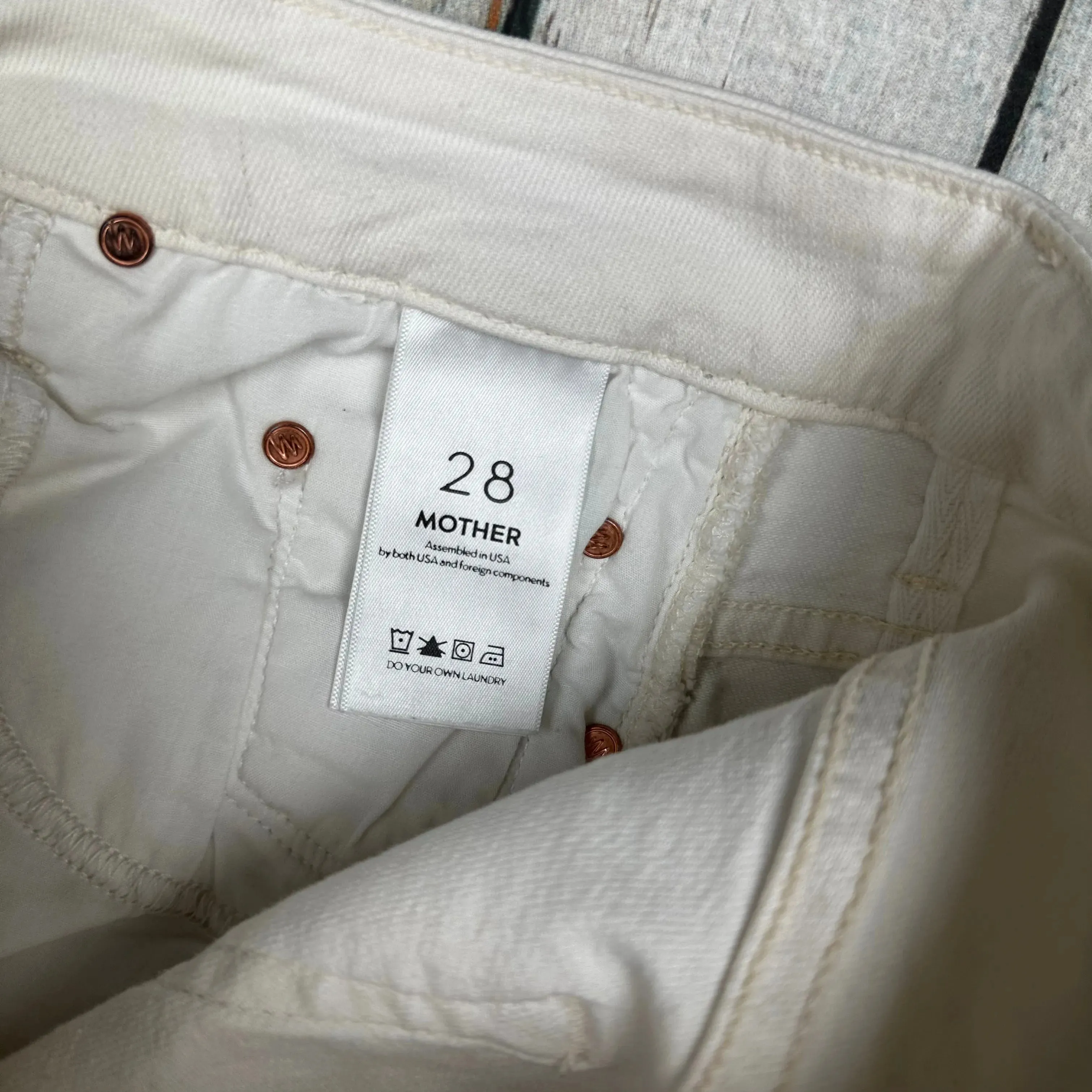 Mother 'High Waisted Looker' Whipping the Cream Jeans - Size 28